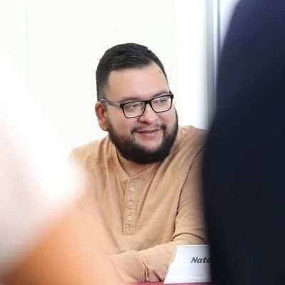 Escribí _Prueba de resistencia_ (Paraíso Perdido 2022)
Me gustan mucho los mangos, las películas, los cuentos, los ensayos, la homosexualidad y esas cosas.