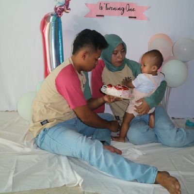 IG: Mutia_um
Facebook: Muthi'ani Uswatul M.