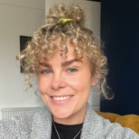 Ellie Holding (@ellieholding1) Twitter profile photo