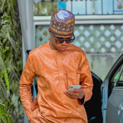 _01Legend's profile picture. Be with someone that loves you loudly, publicly, privately, and behind your back 📌