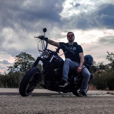 Maestro crafteador de butanicilina y experto catador de cervecetamol.
🏍️Kawasaki VN800
🤘🏻Metal
🌿Nature
🏋🏻♂️Gym