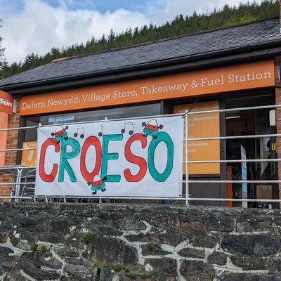 A family run store with a roadside petrol/diesel pump with the nearby tourist attraction of #LakeVyrnwy Now offering Hot Food #Takeaway #FishAndChips #Breakfast