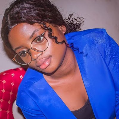 CEO de @l'atelier de nuances,
CEO de @Christy Factory,
Membre de @gen-unlimeted,
Membre de la @fnjec Kasaï central,
Âgée de 19ans.