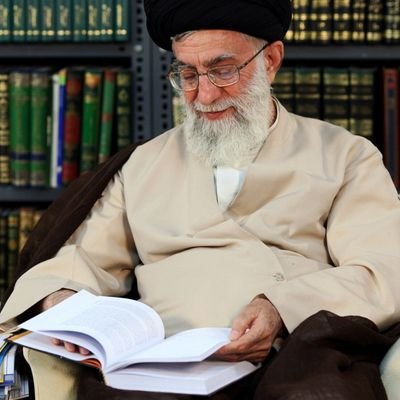 دیدگاههای حضرت آيتالله خامنهای درباره کتاب و کتابخوانی