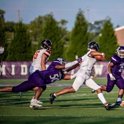6’2 220💪🏾| DE/3 Tech🏈| Class of 2025| 3.0 gpa| Middletown High School💜| Phone Number: (513-764-6216)| Email: @jonct2007@gmail.com HC: @CoachKRJones