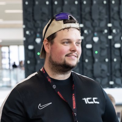 🎮Streameur Multigaming
🎥Créateur de contenu
🧩Monteur Lego con-pulsif
🐻 Community Manager 1CC