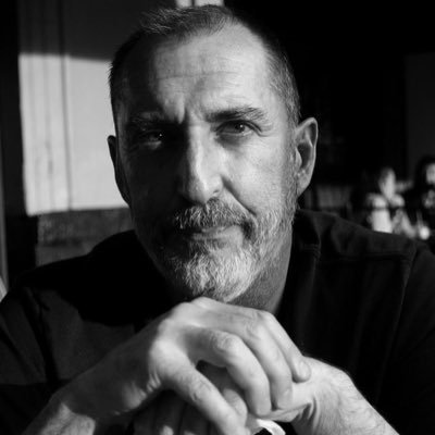 elaguilarota's profile picture. “El que sabe esperar, verá pasar el cadáver de su enemigo frente a su tienda”.