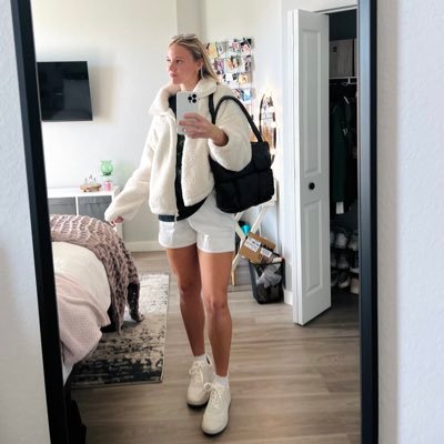 HaleyWoodaz17's profile picture. 