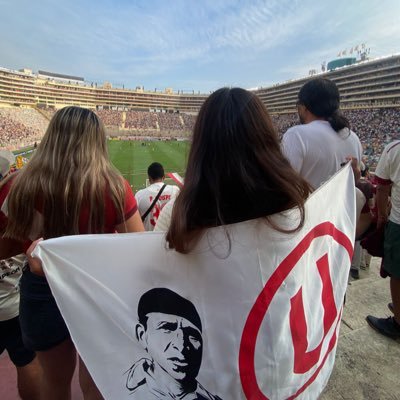 ValFlores11643's profile picture. 