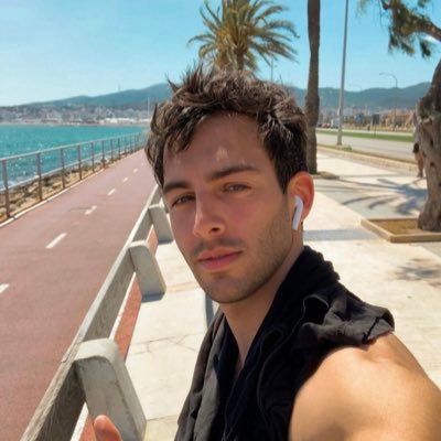 SofiaB87's profile picture. @Darinofficial ’s new single “Moonlight” out now!! 🌒