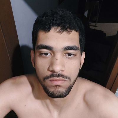 IsraelL27005405's profile picture. 