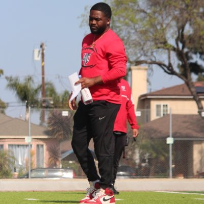 Defensive Coordinator/DBs at Lakewood High School🏈 WinOrWin🏁 APU Football Alumni 2019🐾