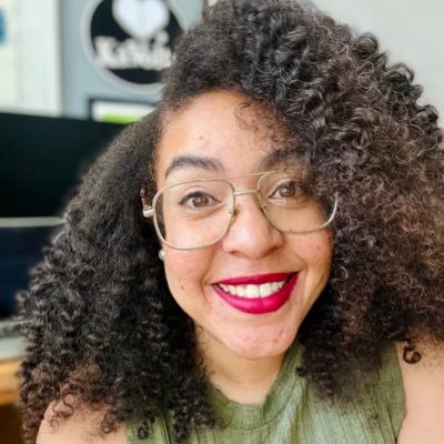 Periodista de Moda Editor en Jefe @ka_volta Generadora de Contenido en Español 👩🏽🦱 #LunesEnTacones 📩ana@ka-volta.com