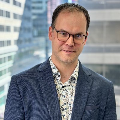 Professor in game studies / Professeur en jeu vidéo / Author of StarCraft: Legacy of the RTS (U of Michigan Press 2024) @UQAT Montréal | FR/EN | Il/lui, He/him.
