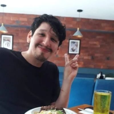 Cocinero y muchas otras cosas mas.
Vibras para ti si lees esto, posteo de cosas que hago y me gustan.