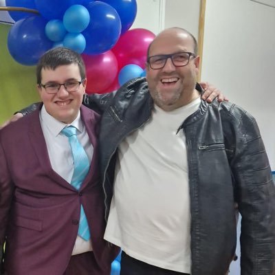 albertoanguian3's profile picture. comerciante, autónomo, Rojillo, persona, pon tú el orden