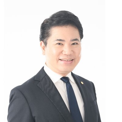 TakeshiFun7275's profile picture. 1975年生まれ。横浜市在住。娘の英語教育を通じて外国人家庭と交流する中で、外国人の日本での生活を支援したいと思い、行政書士の資格を取り開業。現在は生成AIも学び、最新技術を活用したビザ(在留)申請の支援サービスを提供しています。