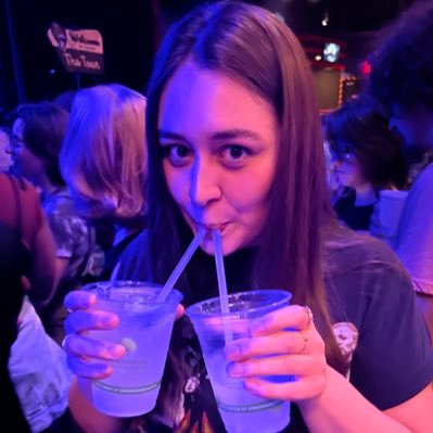 _samisamisami's profile picture. heart sunglasses on, only recently learned how big of an ass Lars Ulrich was about Napster