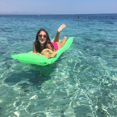 AlessandraCurc6's profile picture. 