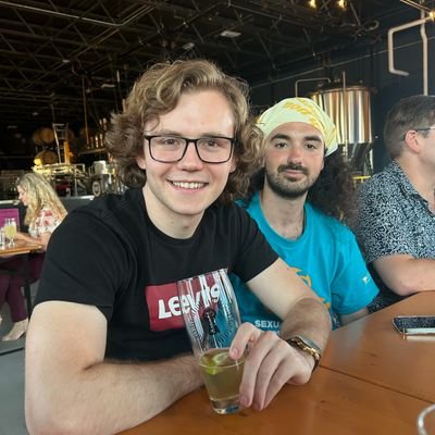 let's ball, 🇵🇱🇷🇴, purdue math, utk math phd, top 1% of haters. Still for 🥥🌴