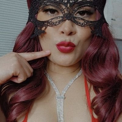 housewife just trying to have some fun on my free time when I'm not doing makeup looks. https://t.co/oPHOOldCSB