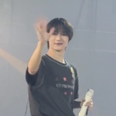 CHANGWANLI16982's profile picture. 