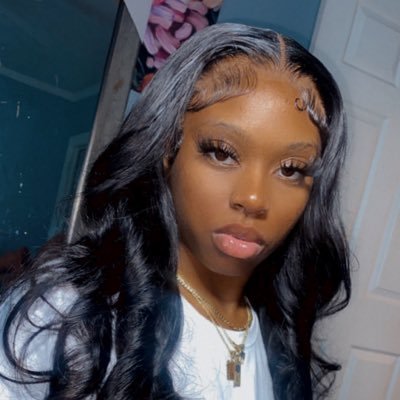 2️⃣2️⃣| Bottle Girl 🍾 Promoter 🎤 Entrepreneur 💰 CNA 👩🏽⚕️ Go- Getter 💰 |Motivated💰|