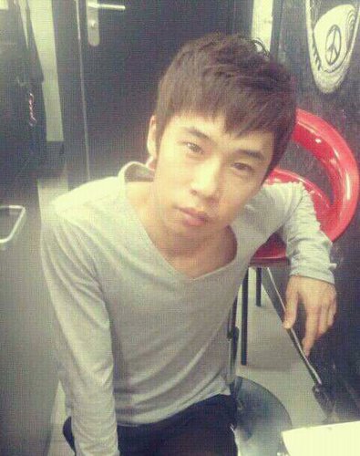 smallerr's profile picture. R E S P E C T each other~