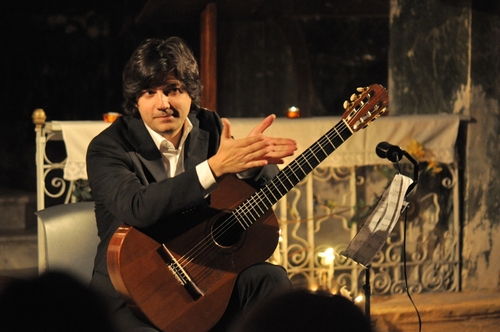 Classical guitar performer. Master's degrees in performance : Royal Conservatory of the Hague, DIT College of music and drama. Finance studies:Univ.of Macedonia