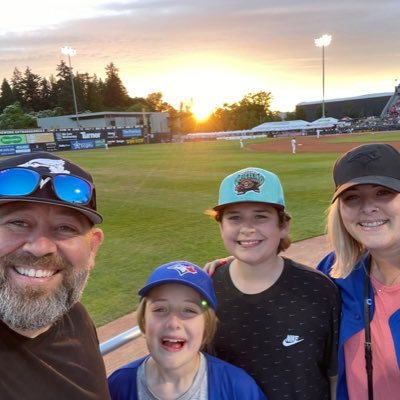 jeeyouess's profile picture. Looking for inspiration and hoping to inspire. Satisfaction in designing spaces for growth both figuratively and literally while hoping to find growth myself.