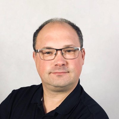 Studierte männliche Hausfrau mit viel Liebe zu seiner Familie, zur Mathematik und zur Informatik. @cmdrzoke.bsky.social