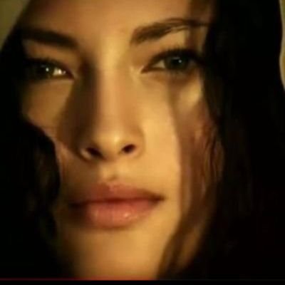 evet, susup kalıyorum bazen
ama gün gelecek ışıl ışıl bir gürültü koparacağım