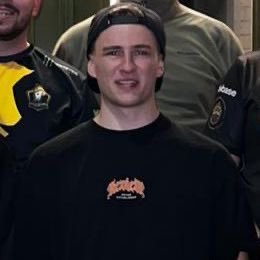 24 / Professioneller Bodenwischer in Faceit / 🫶🏼 @pavlinaCS