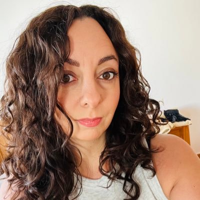 Yorkshire lass with mediterranean roots. Loves travel, mediterranean food, shopping, interior design and of course Leeds United.