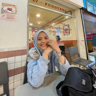 dyahmarreta's profile picture. 24!