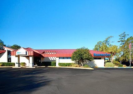 Book easily Rodeway Inn Jacksonville Florida hotel and info on special discounted rate packages. Hotel is close to famous Jacksonville attraction & Airport.