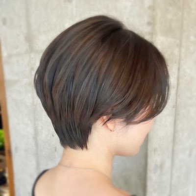 168cm 30代 #自問自答ガールズ 歯列矯正済 片目二重整形 イエベ秋 化粧・ファッション・古着・読書・香水(初心者)が大好きな女。好きな物を纏って自分で機嫌良くして生きるよ。本の感想はnote、購入した本は #夏子の購入本 でまとめてみました。