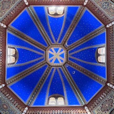 Nella mia guerra contro la falsità / ho imparato soltanto ad ingannar me stesso / mi son perduto quando ho creduto in me / e resta l'attesa di Te