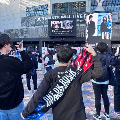 ワンオクやマイファスやサイサイやDa-iCE や三代目とかジェネとランペ好きです。 御朱印やカメラやゲームや映画すきです。 よく1人でライブ行きます 現地で仲良くして欲しいです。