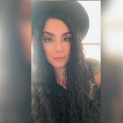 gina_papadakis's profile picture. 