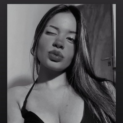 abrilitaparedes's profile picture. mamá de kira y chimuela🐱🐶 11/10🎈✨ mi trabajo Ig: @mimagicnails.fsa  💅🩷