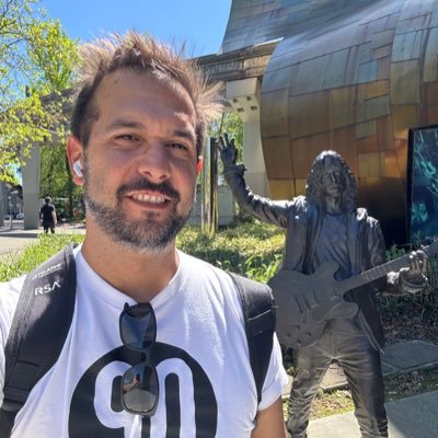 sebaIAmMine's profile picture. Infosec, grunge, @PwnCast_OK