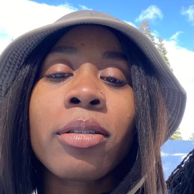 ____ONZ's profile picture. Onz 🇳🇬#AllBlackLives (she/her)