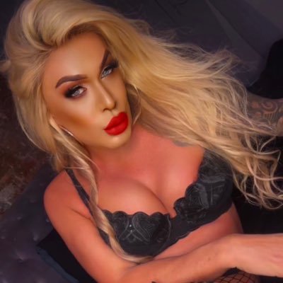 Hello I’m Pariz 36 trans woman from Barnsley South Yorkshire 🏳️⚧️🇬🇧 Model actress-porn star (kik) pariz1979 (onlyfans) ParizAnderson (Insta) parizanderson1