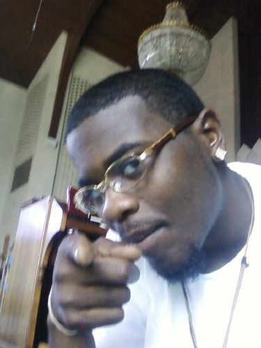 musicking09's profile picture. 