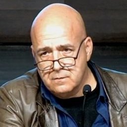 Nací en Triana, me afinqué en Madrid en 1989. Andalucista e ideólogo pragmático . Por un andalucismo y un extremeñismo