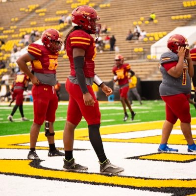 James Harris jr. |6’3 225lbs | EDGE| Laurel high school📍ms #SIPMADE ✍🏾| CLASS OF 2025. 601-470-0827 /3.4gpa. jh281471@gmail.com