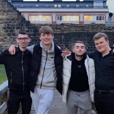 AndrewH33901628's profile picture. 