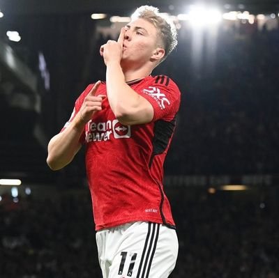 HamzaMUFC17's profile picture. new account | 18 | 🇧🇦 | edin dzeko enthusiast