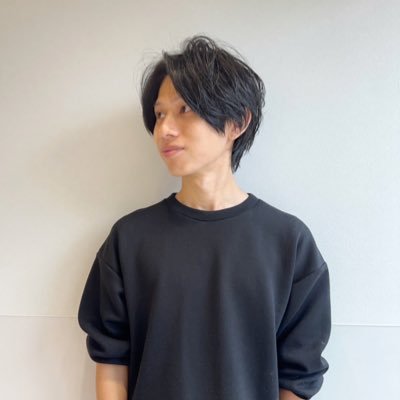 nishigen_hair's profile picture. ◼️神戸•三宮美容師 ◼️縮毛矯正なのに柔らかく潤いのある自然なストレートに ◼️成分オタク ◼️自宅に帰ってからも再現できるヘアデザインの提案 ◼️簡単で確実に効果のあるヘアケアを紹介します
